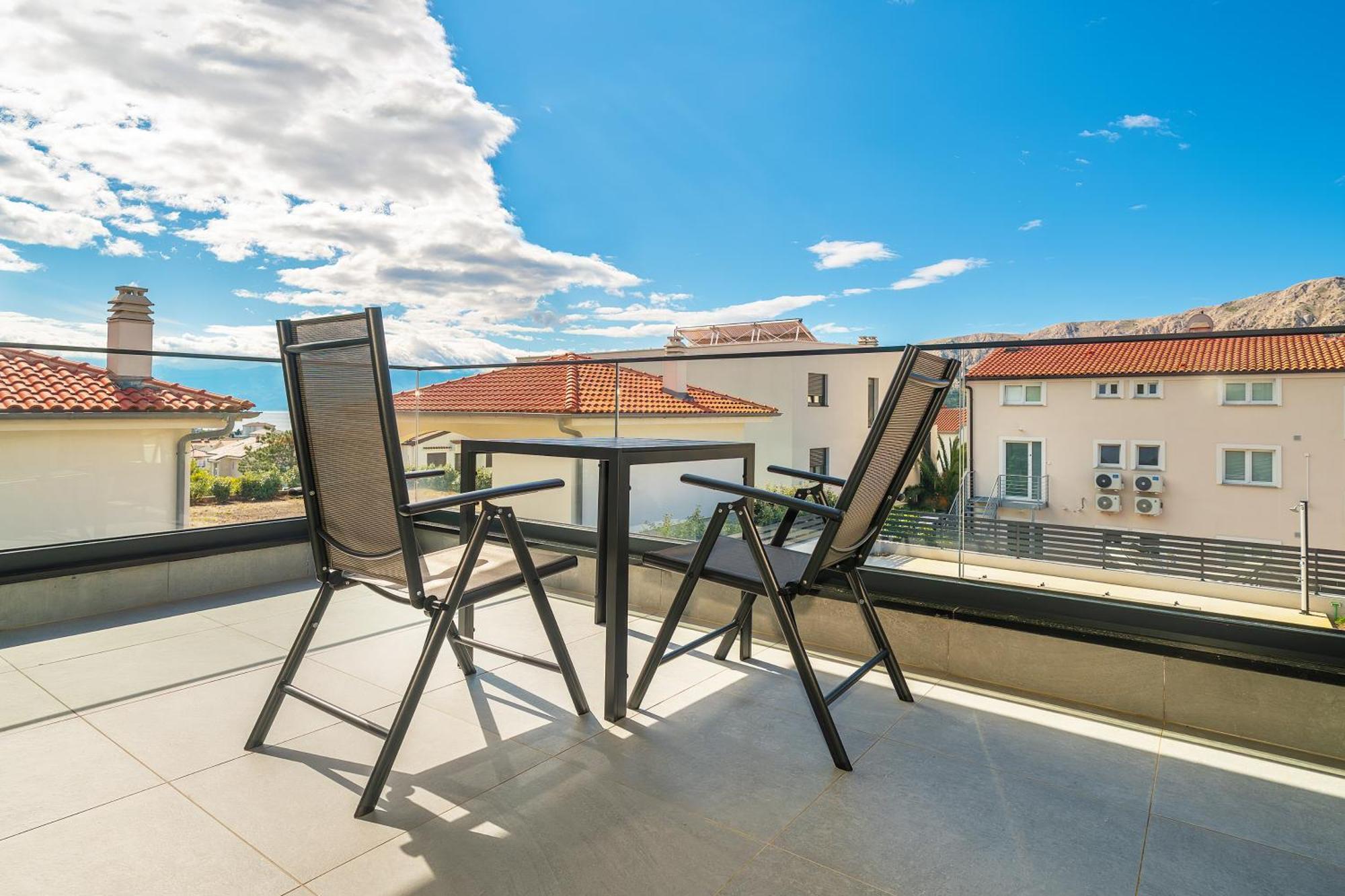 Poolside Apartments Anabella Башка Екстер'єр фото