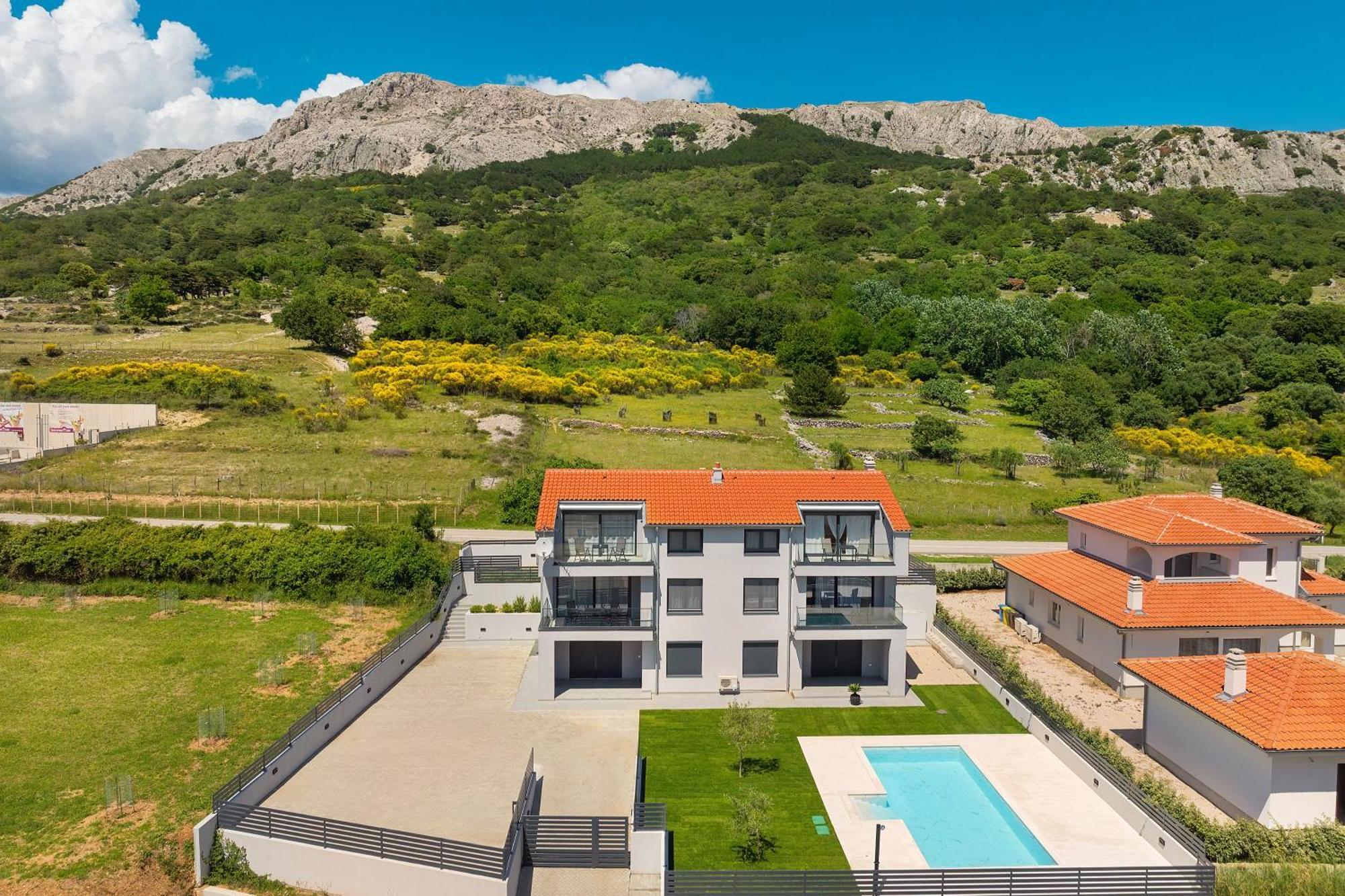 Poolside Apartments Anabella Башка Екстер'єр фото