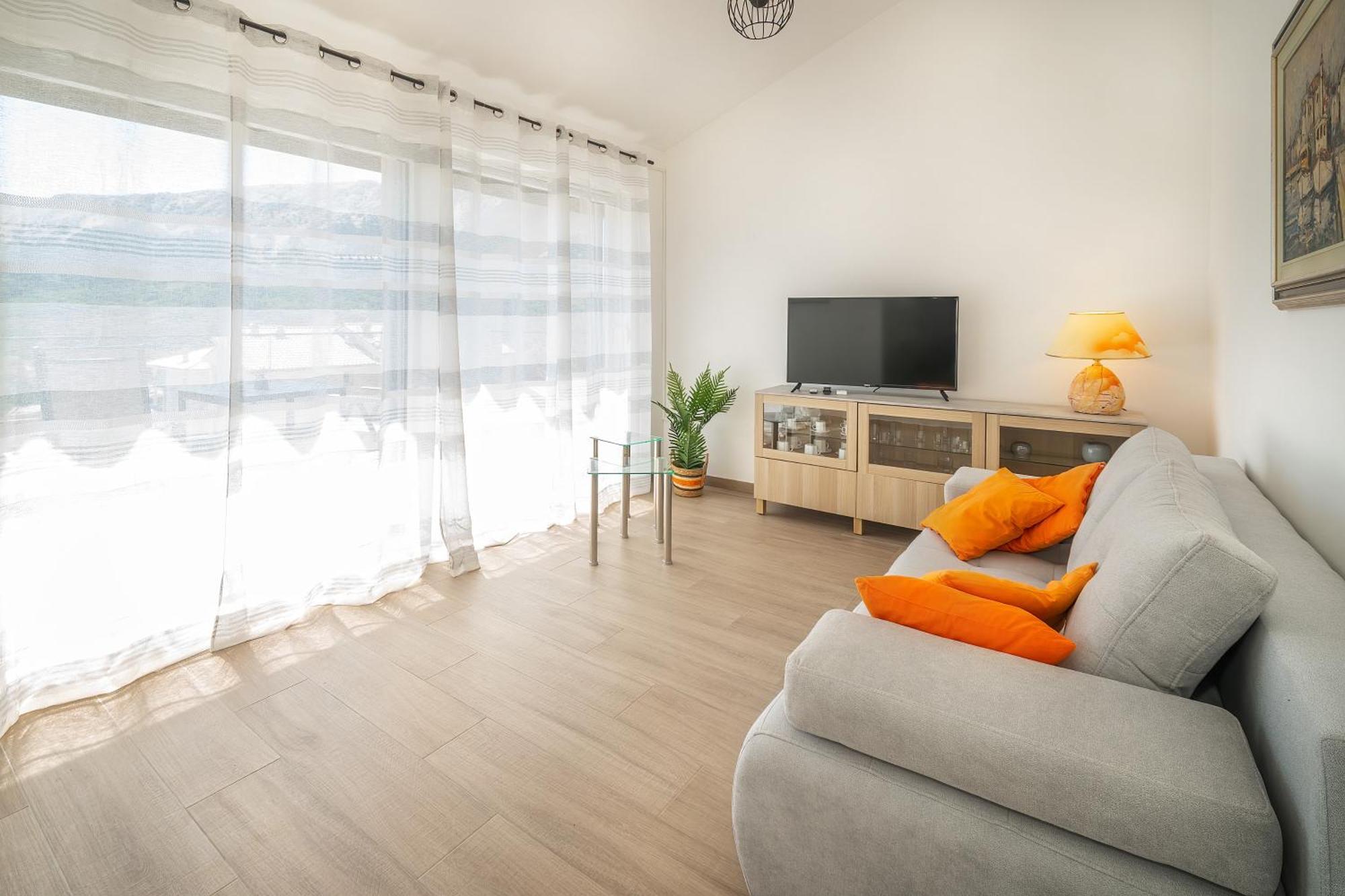Poolside Apartments Anabella Башка Екстер'єр фото