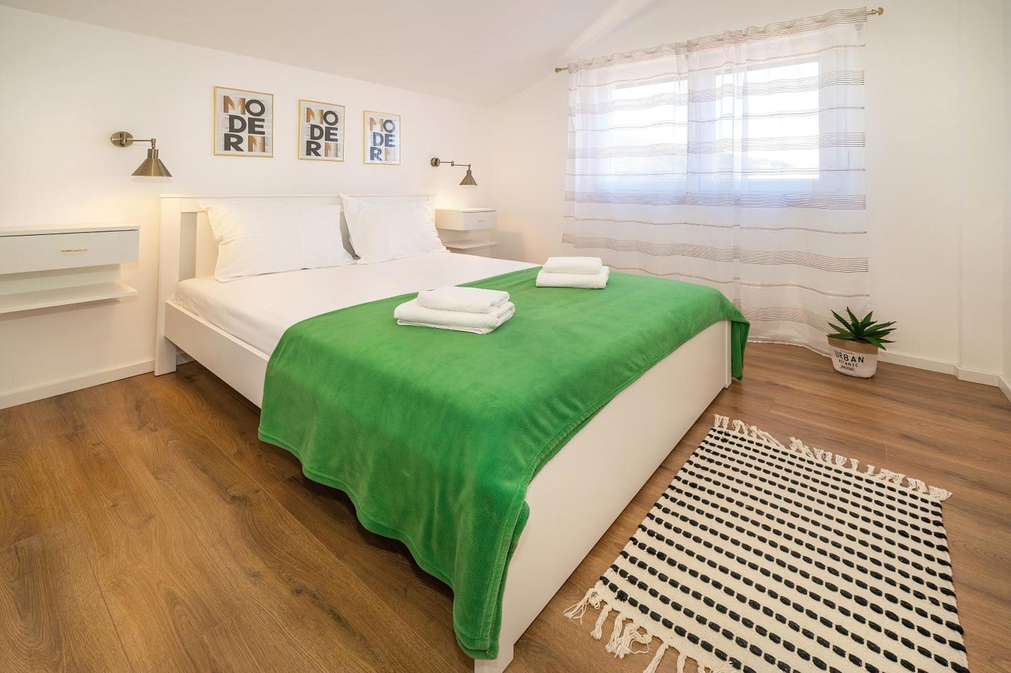 Poolside Apartments Anabella Башка Екстер'єр фото