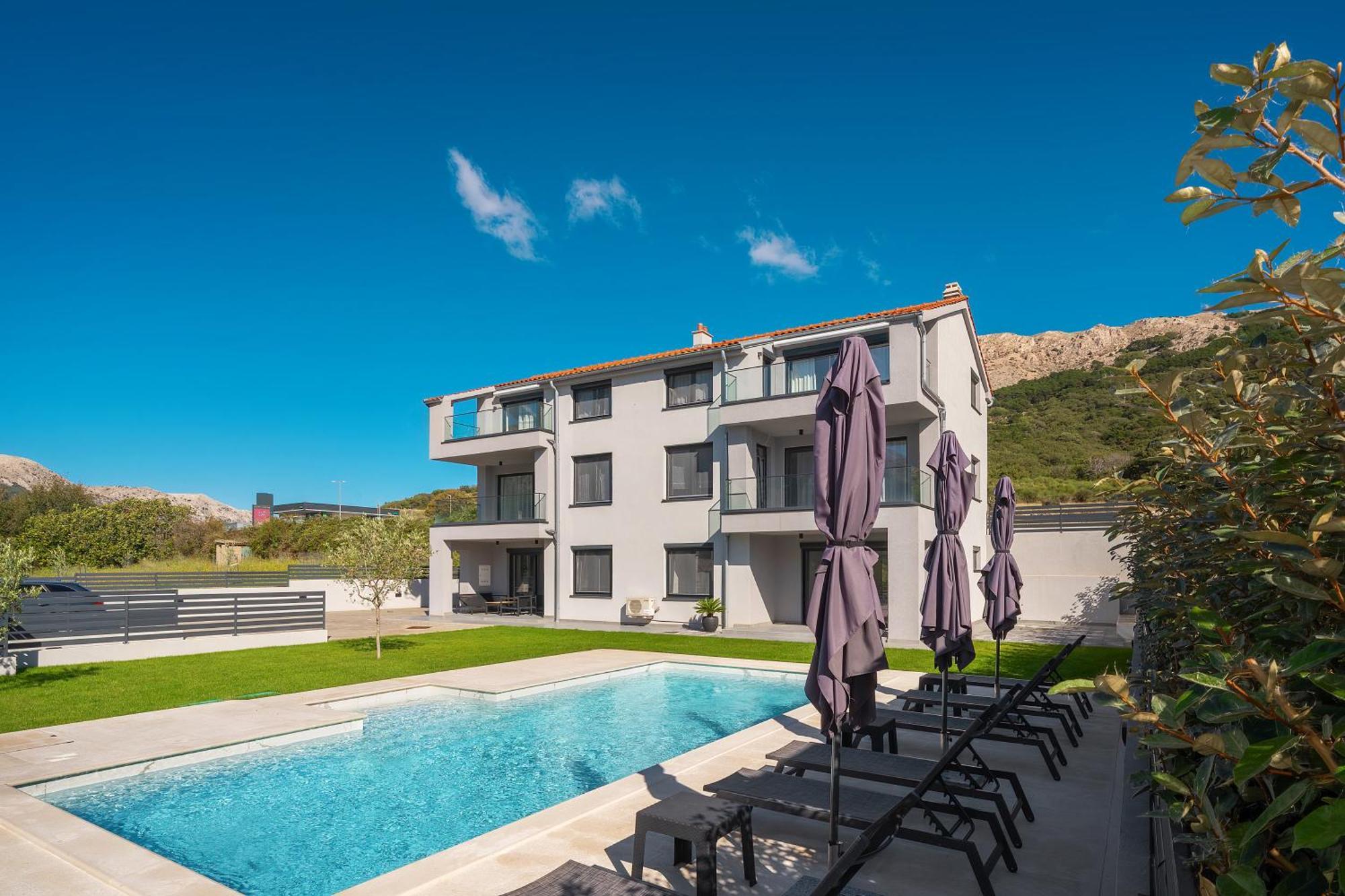 Poolside Apartments Anabella Башка Екстер'єр фото